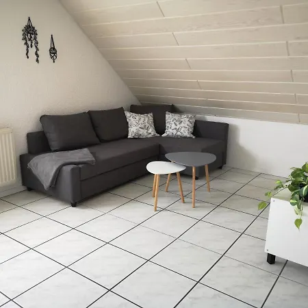 Apartment Familien-ferienwohnung: Messe-nähe Mit Balkon Und Parkplatz Am Bodensee Meckenbeuren