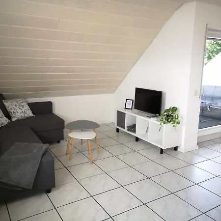 Familien-ferienwohnung: Messe-nähe Mit Balkon Und Parkplatz Am Bodensee