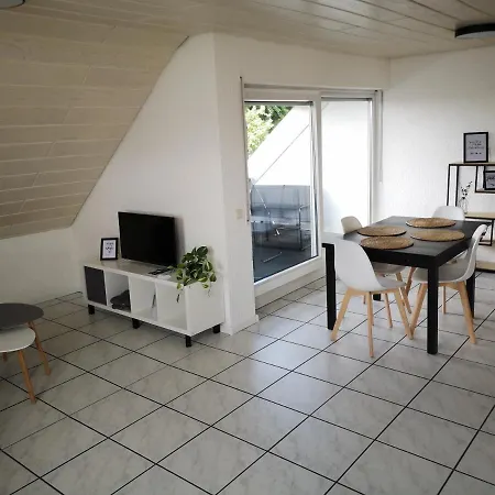 Apartment Familien-ferienwohnung: Messe-nähe Mit Balkon Und Parkplatz Am Bodensee Meckenbeuren
