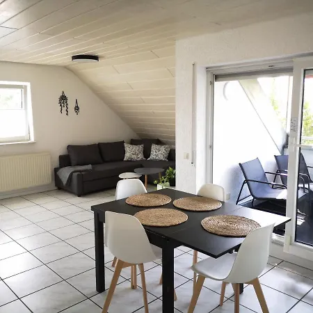 Familien-ferienwohnung: Messe-nähe Mit Balkon Und Parkplatz Am Bodensee Apartment