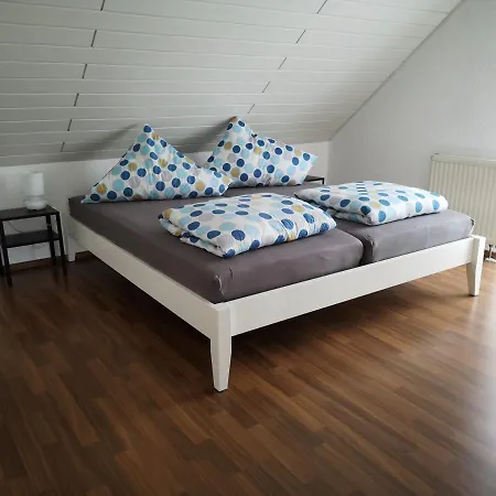 Apartment Familien-ferienwohnung: Messe-nähe Mit Balkon Und Parkplatz Am Bodensee