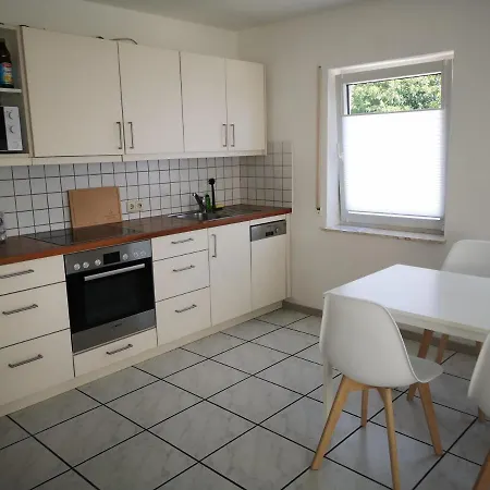 Familien-ferienwohnung: Messe-nähe Mit Balkon Und Parkplatz Am Bodensee * Meckenbeuren