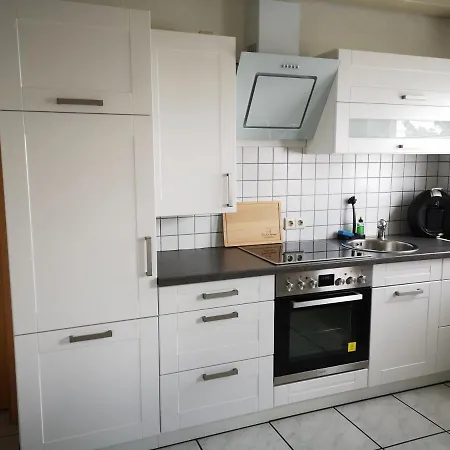 Familien-ferienwohnung: Messe-nähe Mit Balkon Und Parkplatz Am Bodensee Apartment *