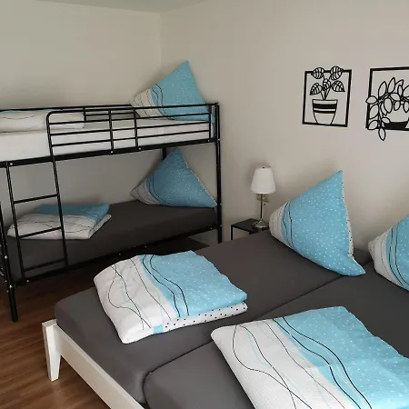 Apartment Familien-ferienwohnung: Messe-nähe Mit Balkon Und Parkplatz Am Bodensee Meckenbeuren